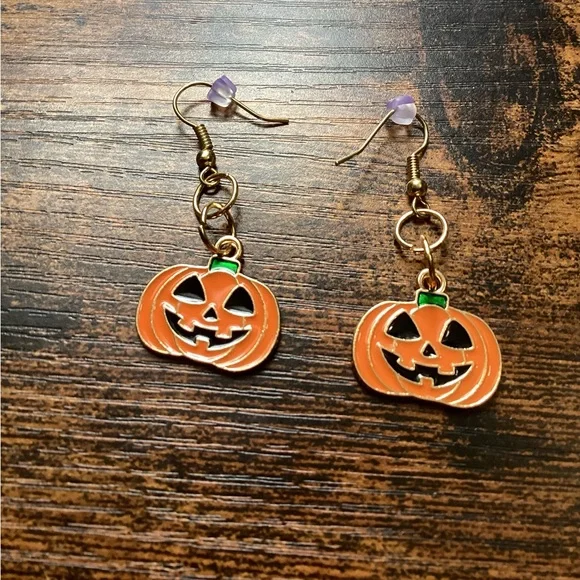 Bracelets - Picture 9 of 16